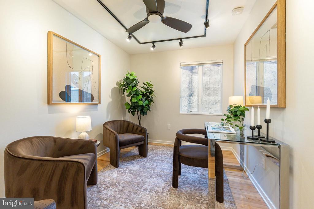 406 S 6TH STREET