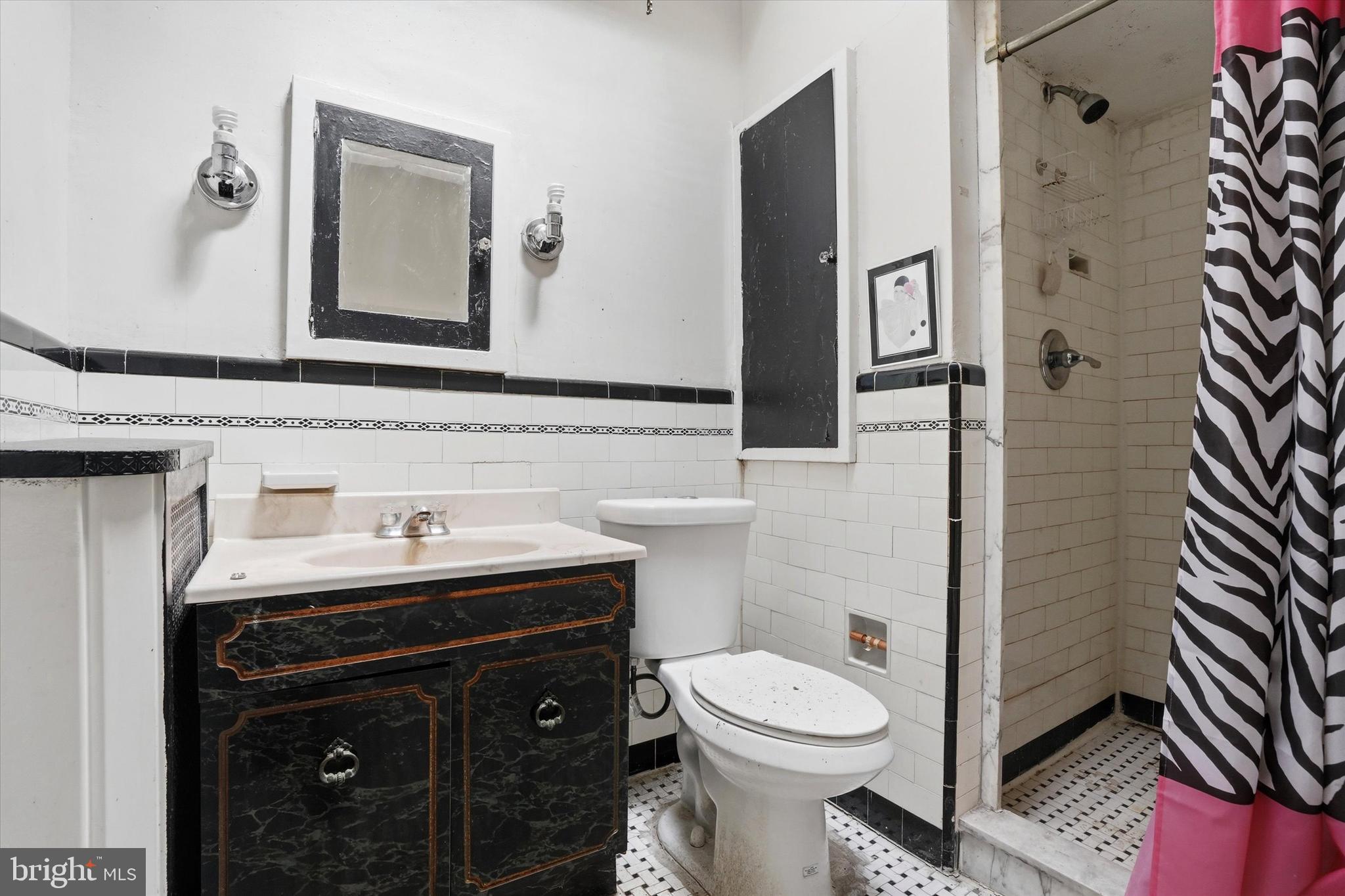 6255 MAGNOLIA STREET