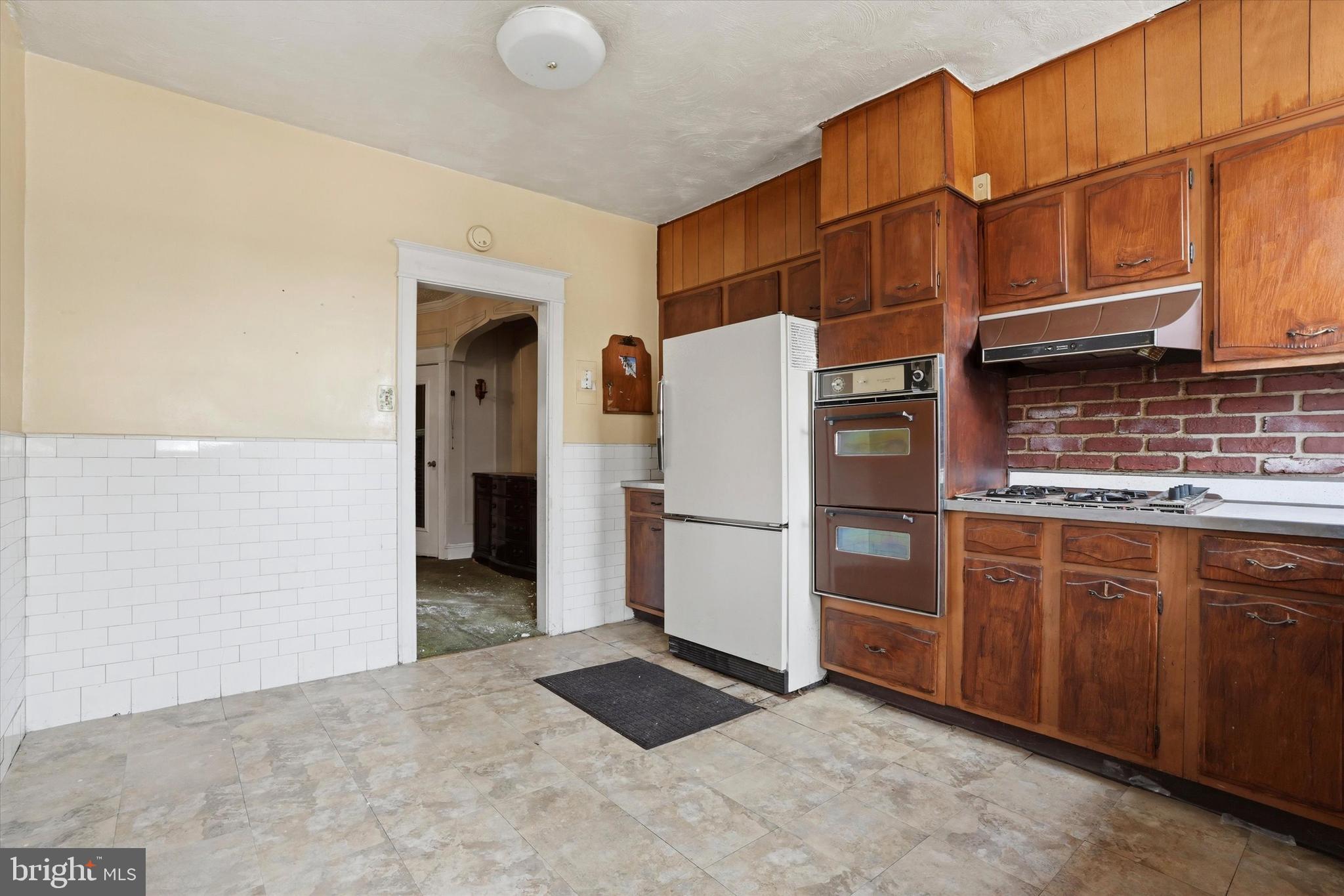 6255 MAGNOLIA STREET