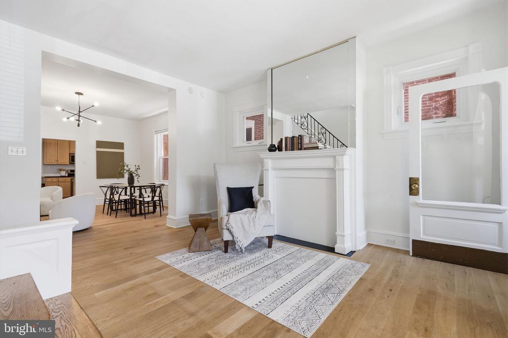 355 W DUVAL STREET