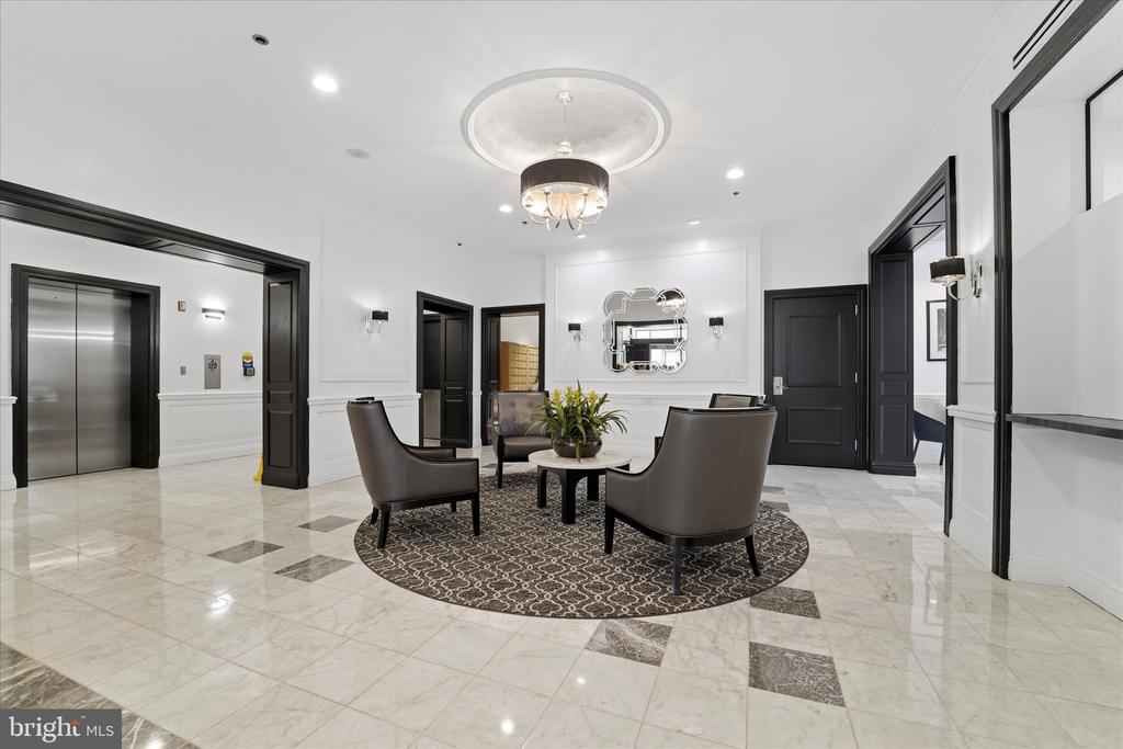 2001 HAMILTON STREET 00 927