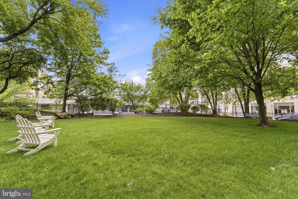 2001 HAMILTON STREET 00 927