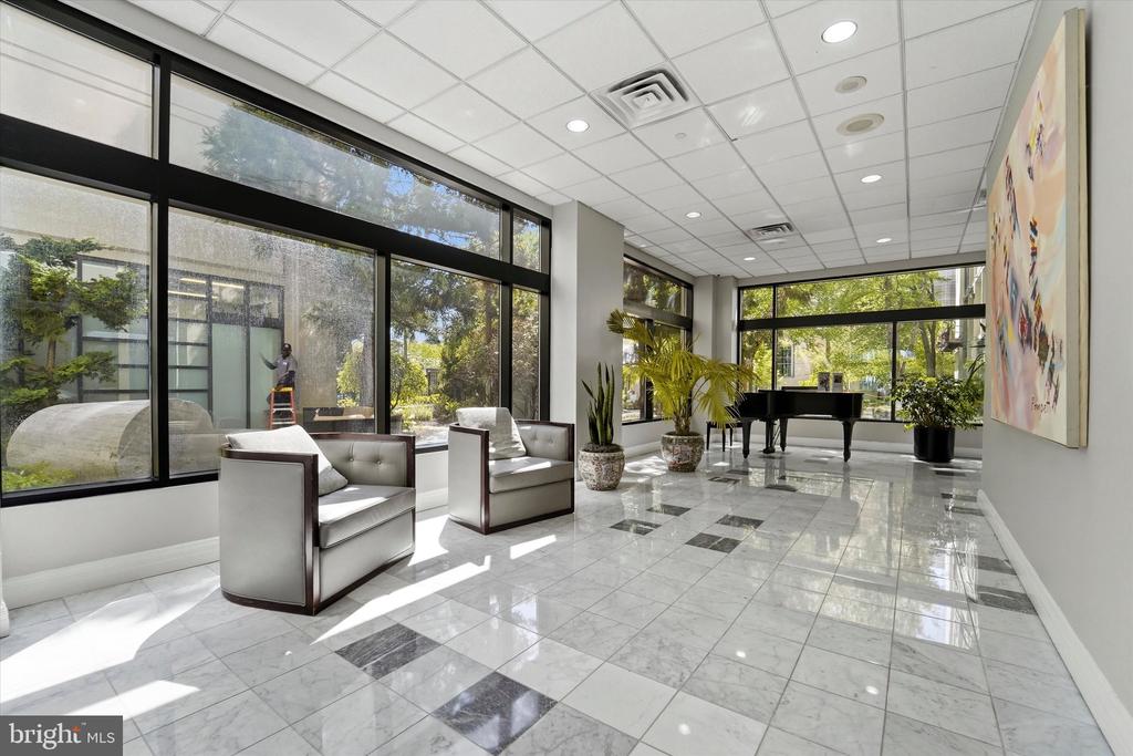 2001 HAMILTON STREET 00 927