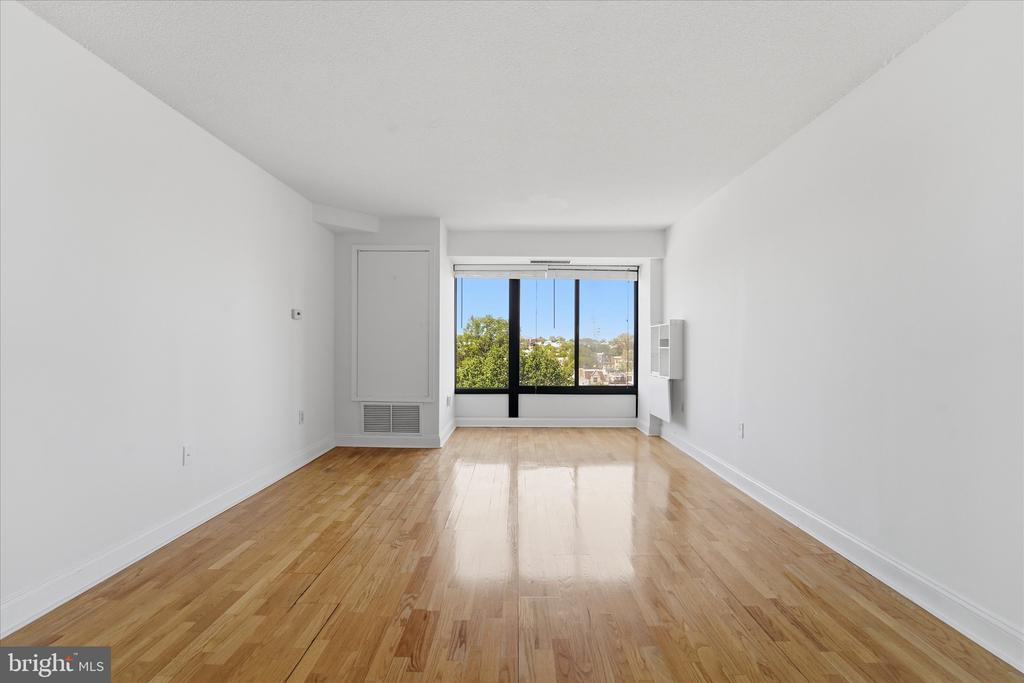 2001 HAMILTON STREET 00 927