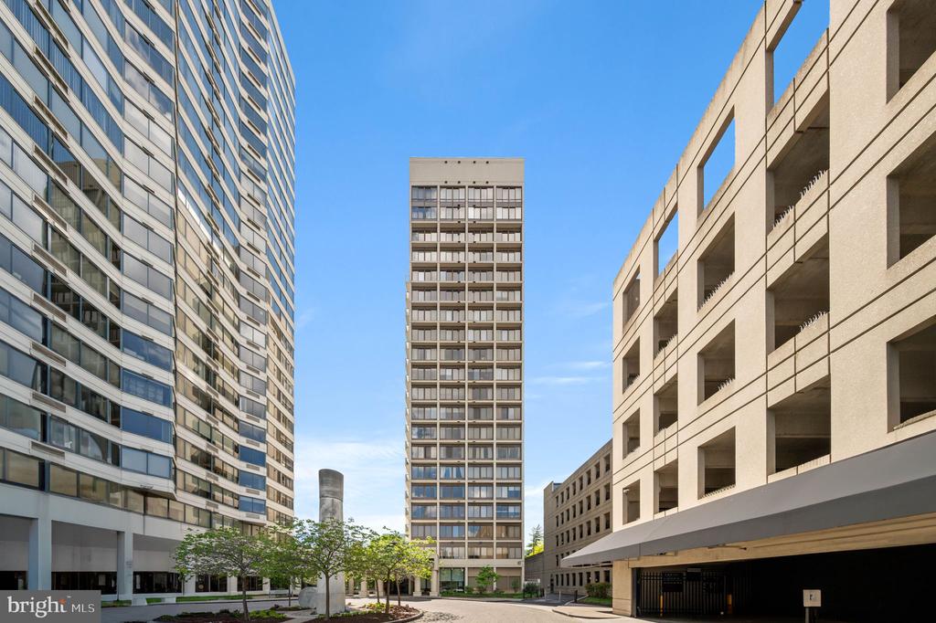 2001 HAMILTON STREET 00 927