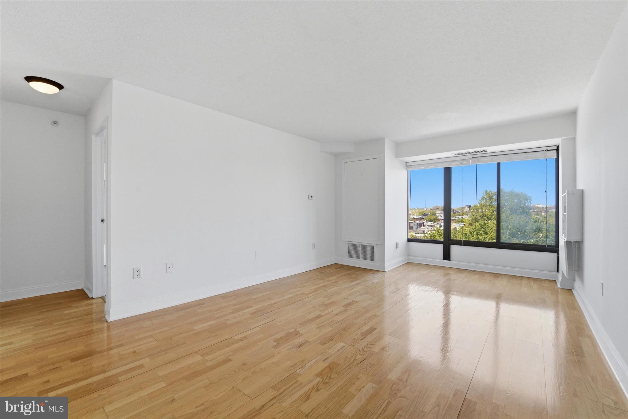 2001 HAMILTON STREET 00 927