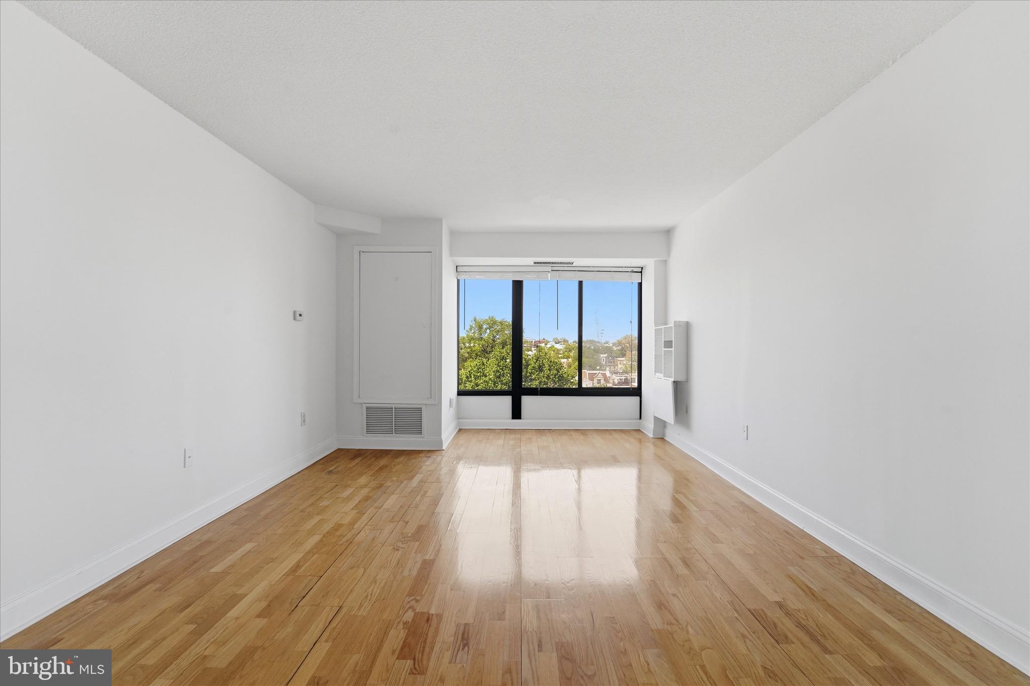 2001 HAMILTON STREET 00 927