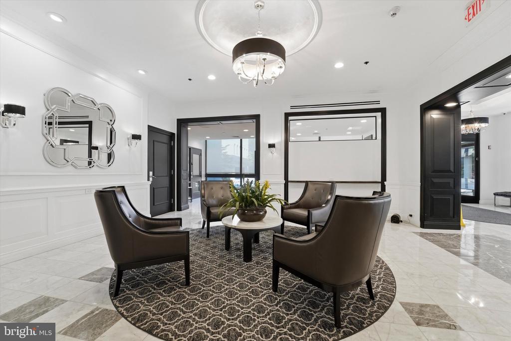 2001 HAMILTON STREET 00 927