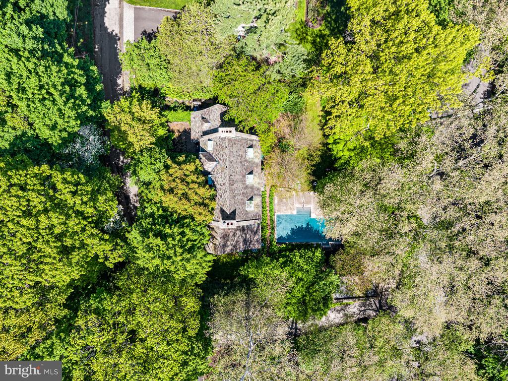 7700 LINCOLN DRIVE