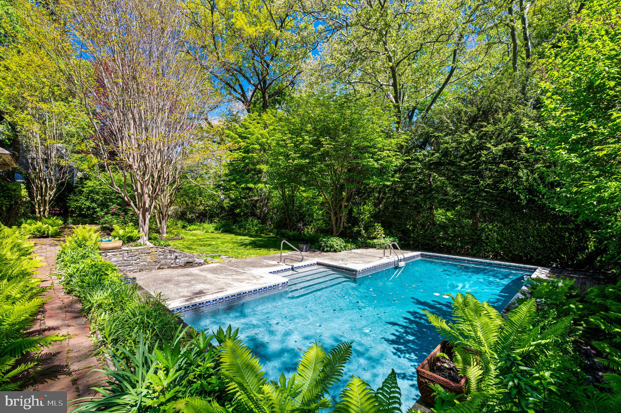 7700 LINCOLN DRIVE