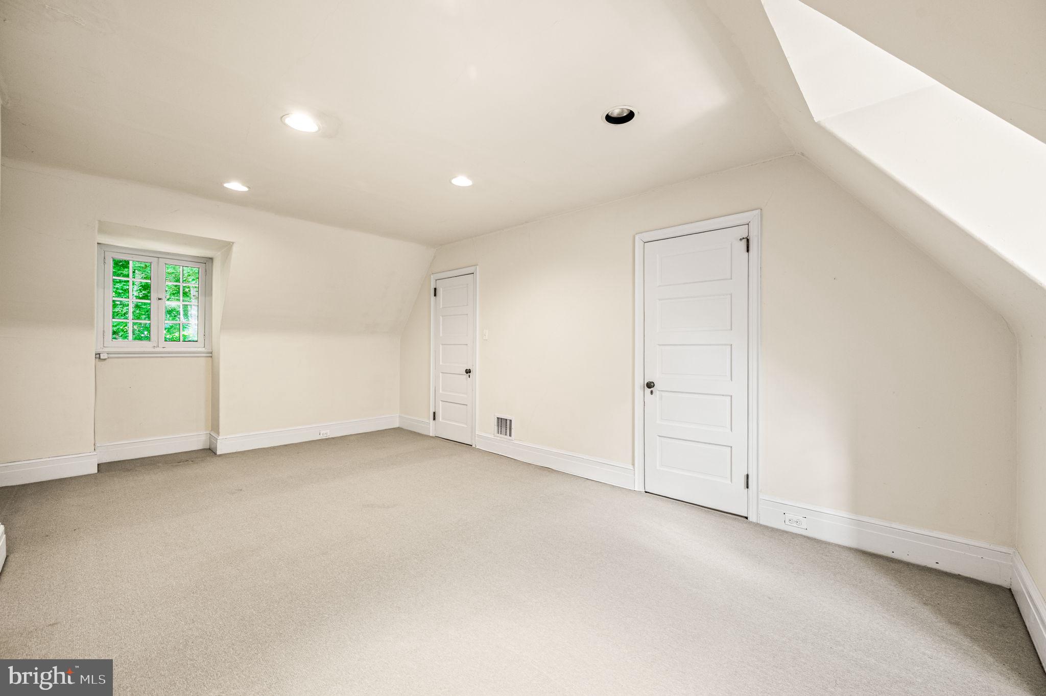 7700 LINCOLN DRIVE