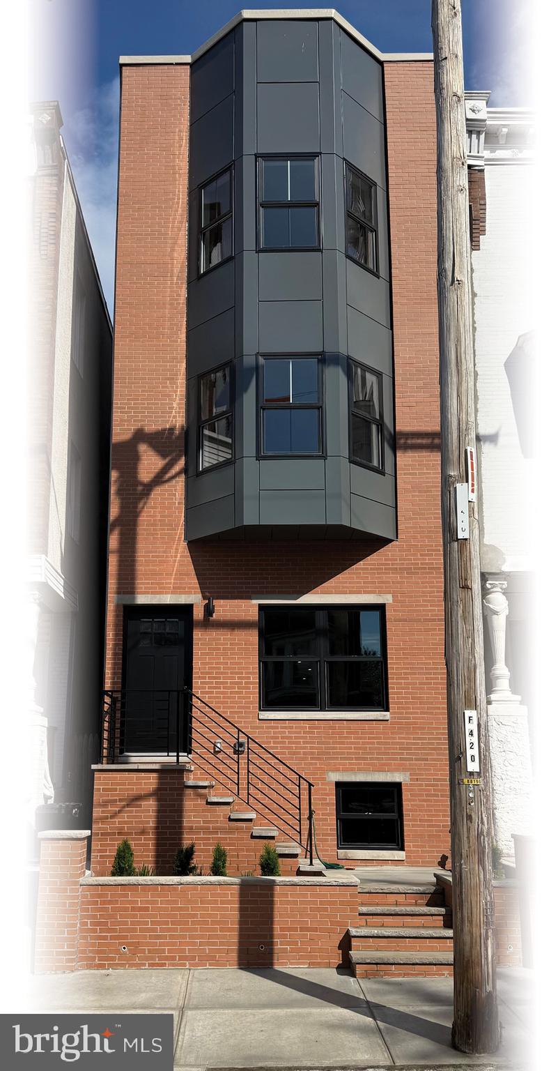609 E LOCUST AVENUE