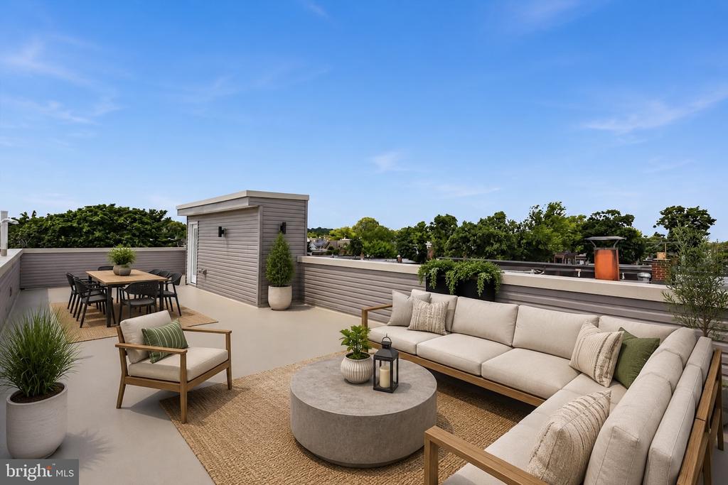 609 E LOCUST AVENUE