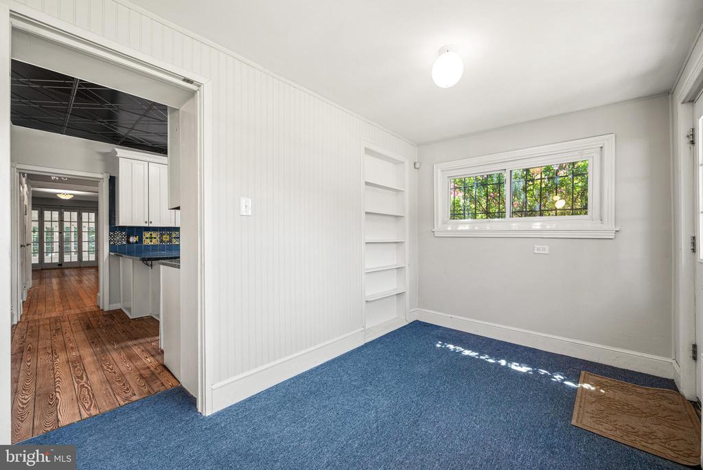 23 W MOUNT PLEASANT AVENUE