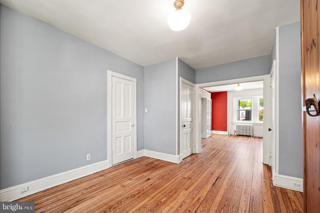 23 W MOUNT PLEASANT AVENUE