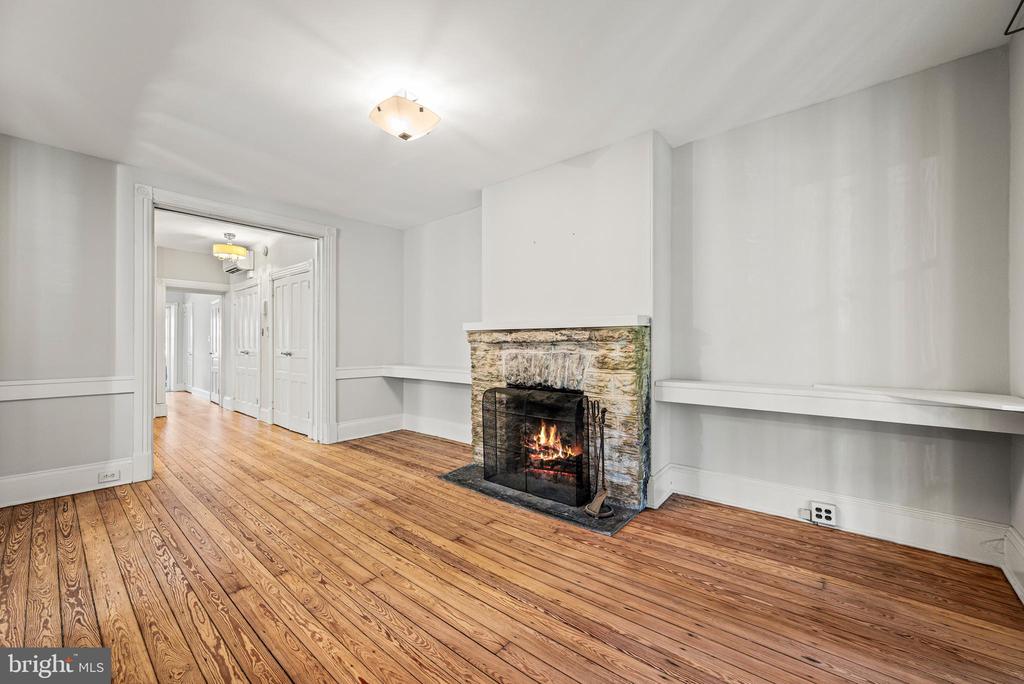 23 W MOUNT PLEASANT AVENUE