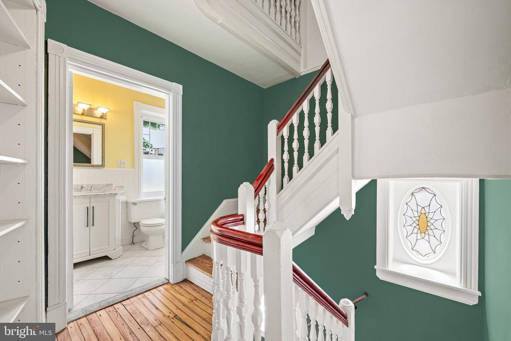 23 W MOUNT PLEASANT AVENUE