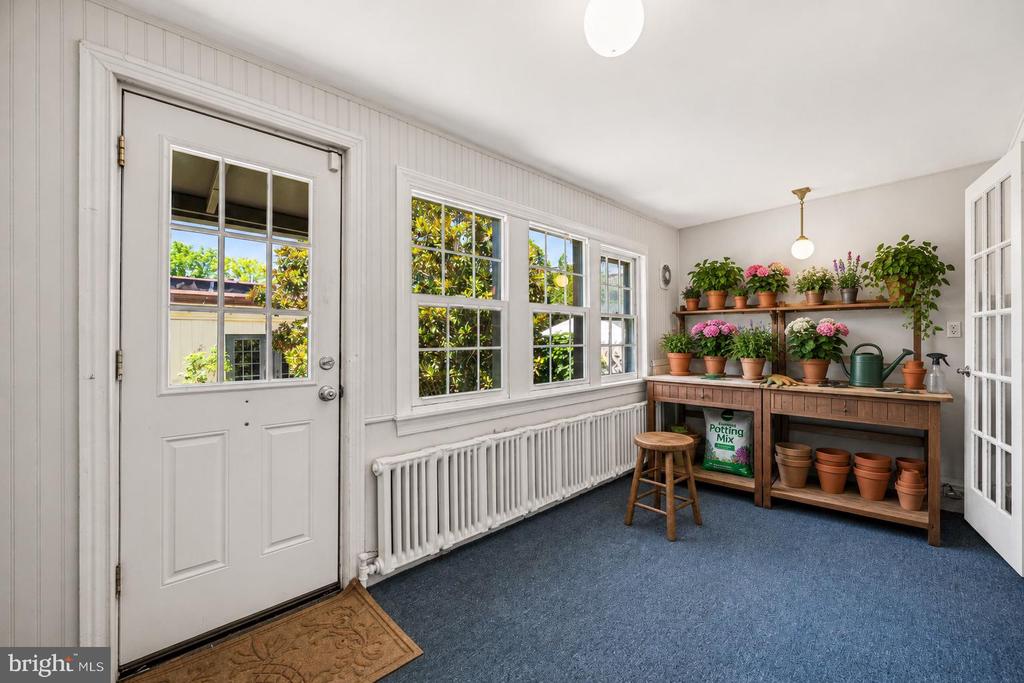 23 W MOUNT PLEASANT AVENUE