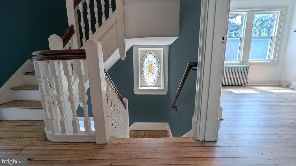 23 W MOUNT PLEASANT AVENUE