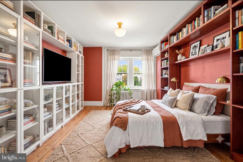 23 W MOUNT PLEASANT AVENUE
