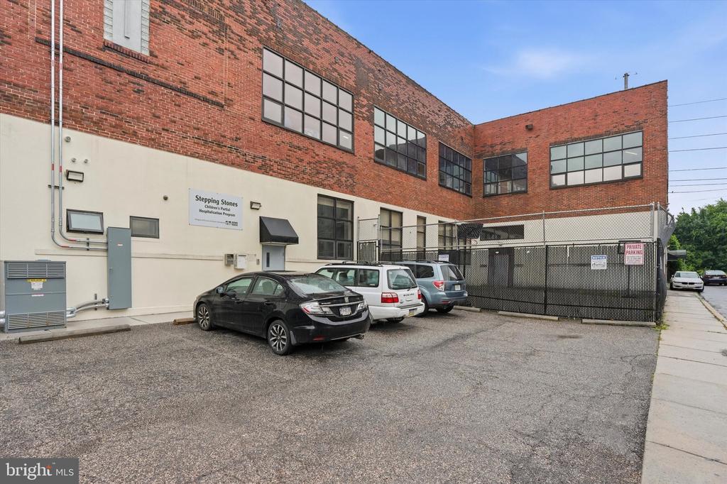 5534 PULASKI AVENUE