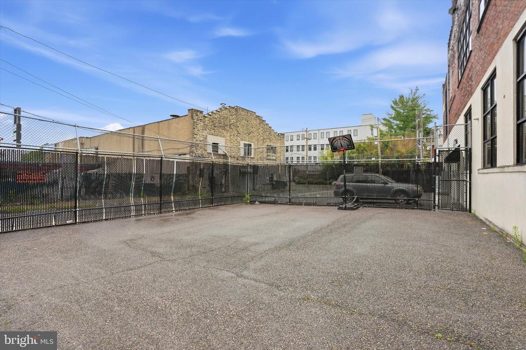 5534 PULASKI AVENUE