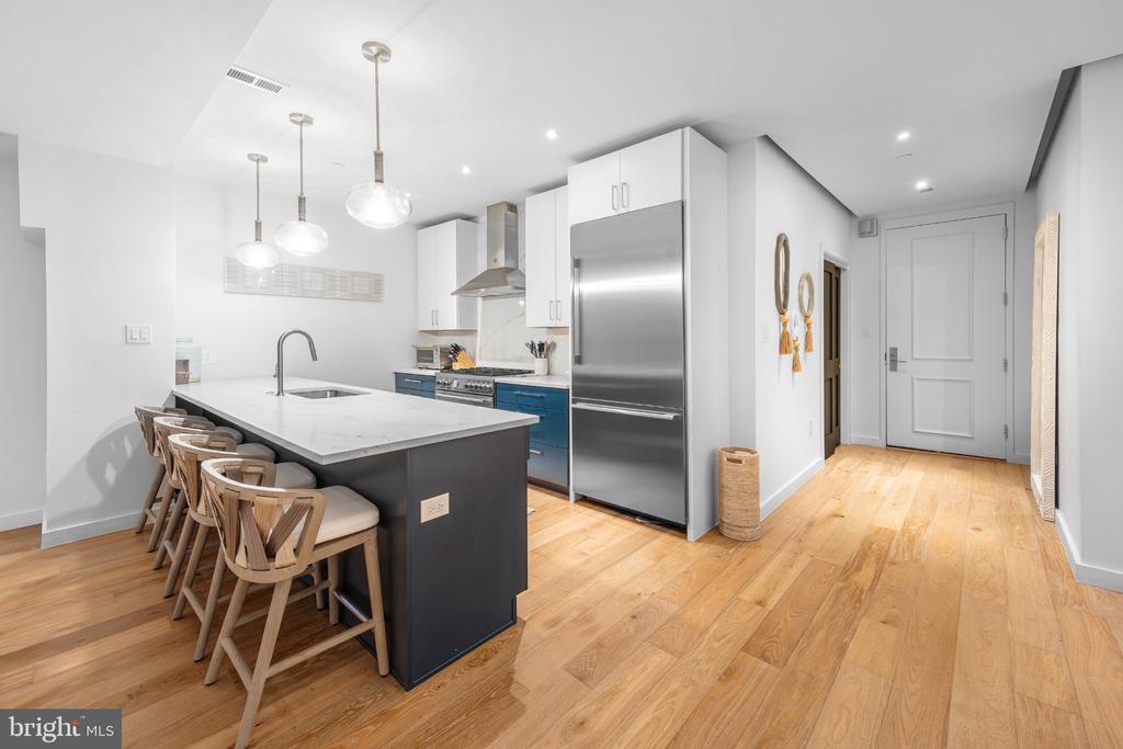 219-29 S 18TH STREET Unit: 308