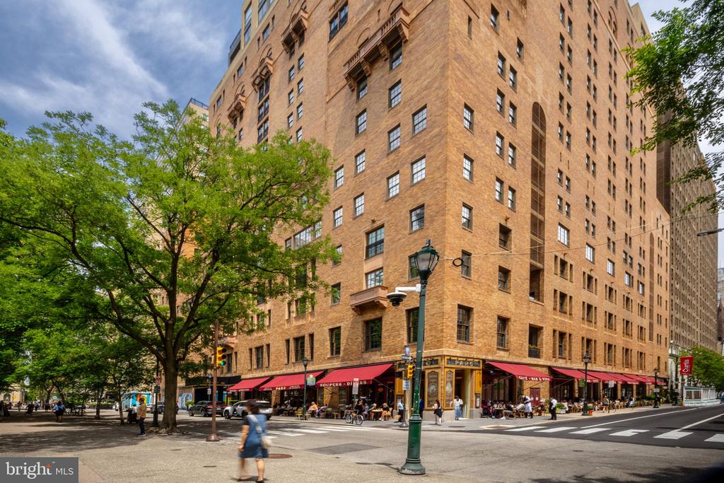 219-29 S 18TH STREET Unit: 308
