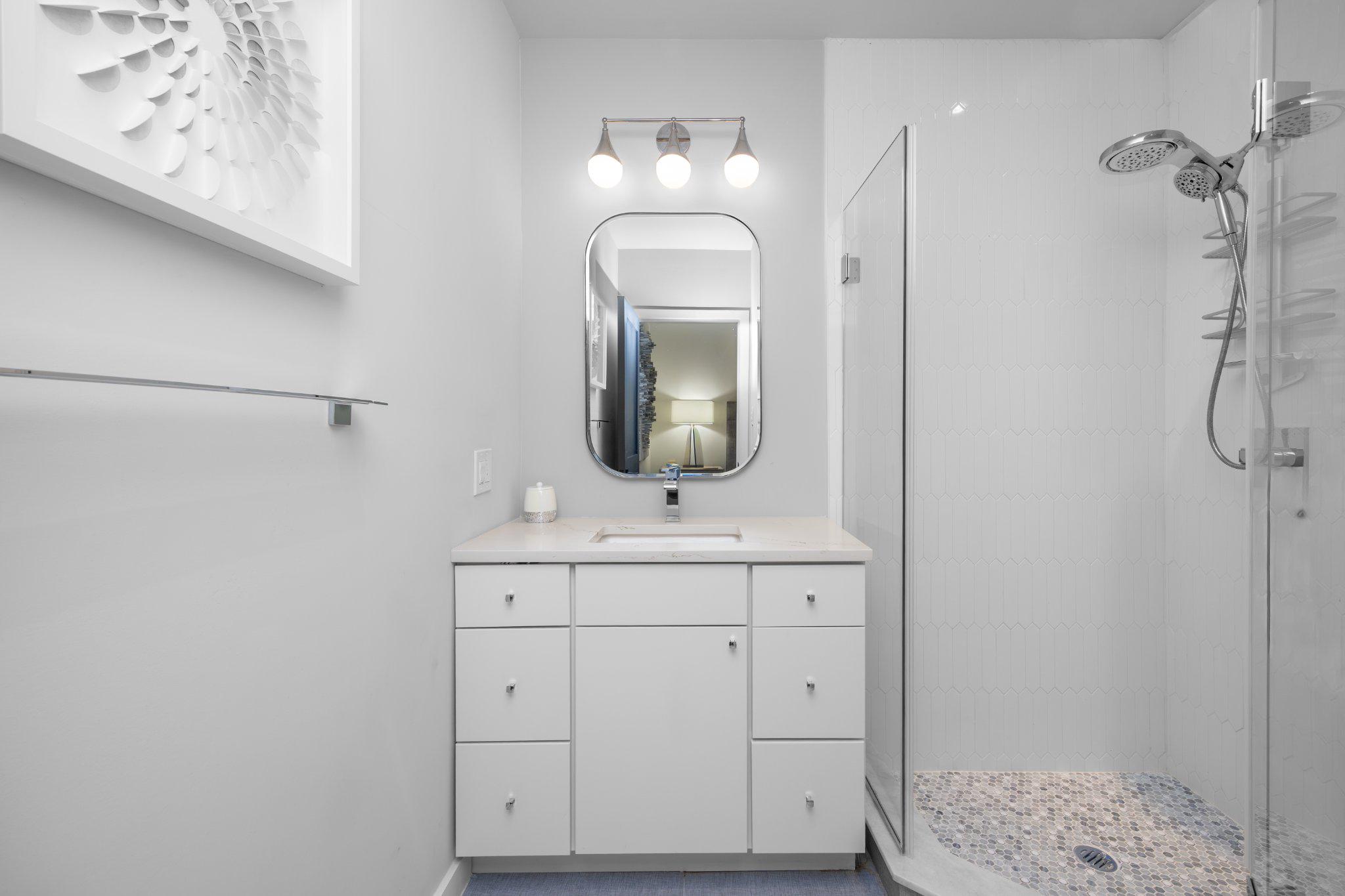219-29 S 18TH STREET Unit: 308