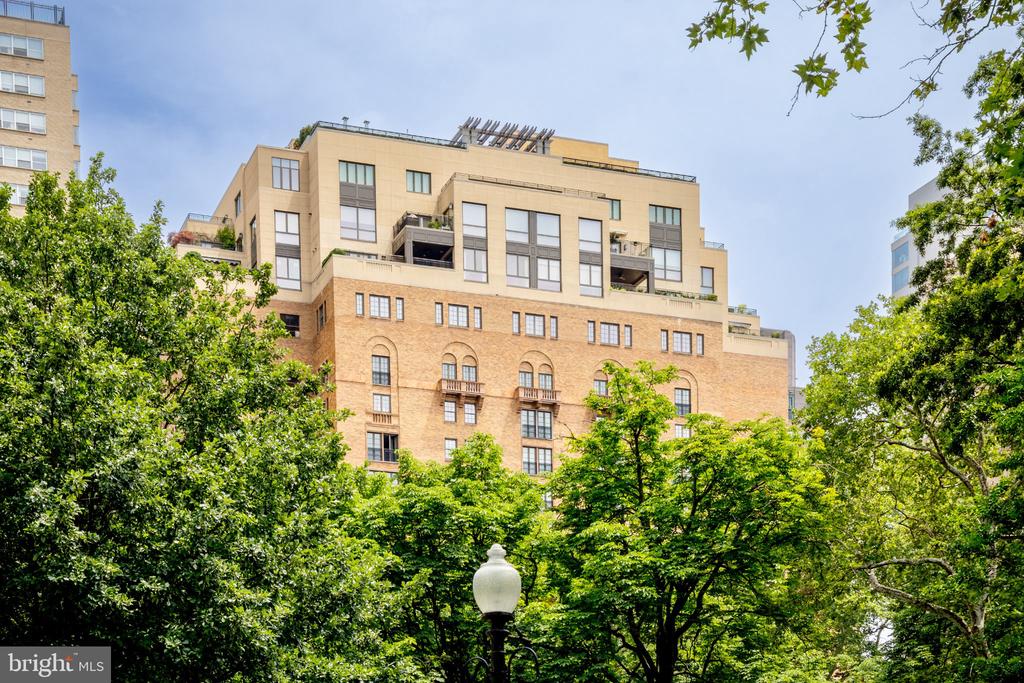 219-29 S 18TH STREET Unit: 308