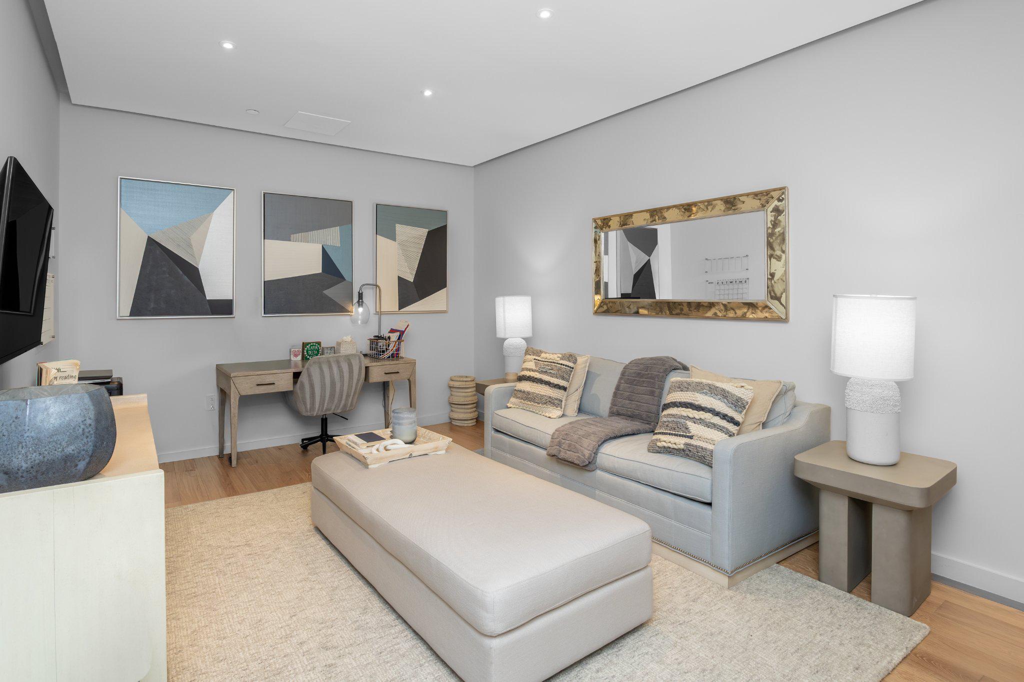 219-29 S 18TH STREET Unit: 308
