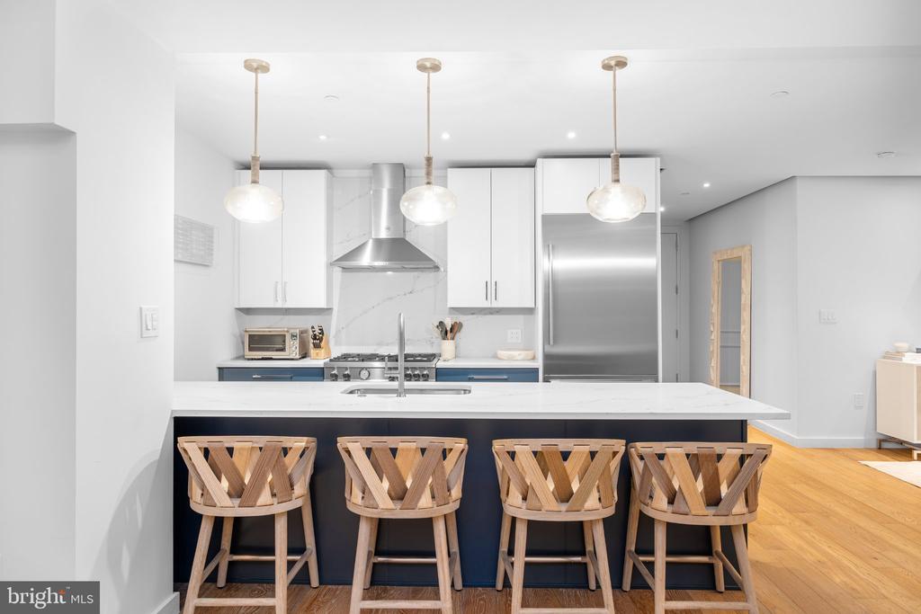 219-29 S 18TH STREET Unit: 308
