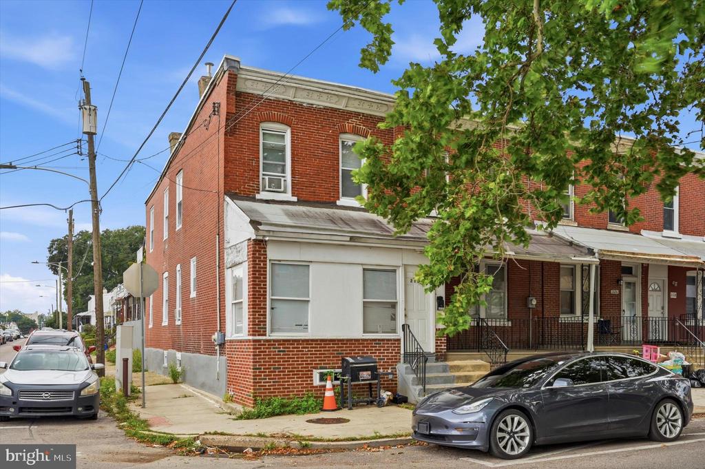 2122 W SPENCER AVENUE