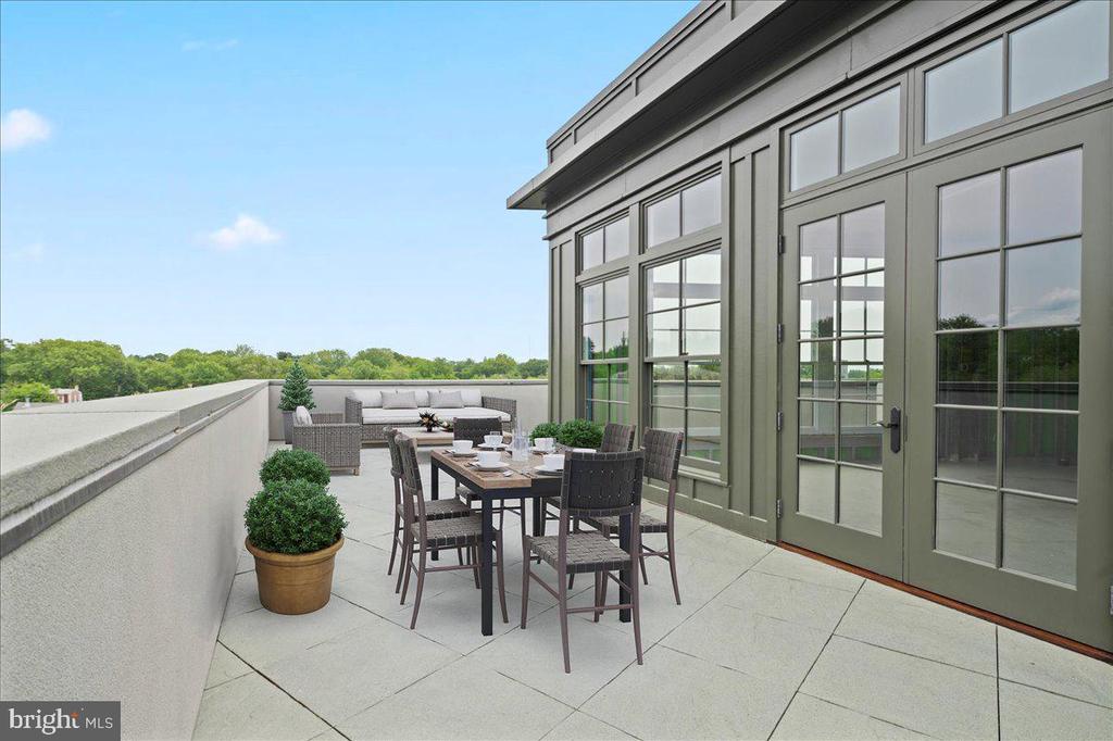 1 W HARTWELL LANE Unit: PH1