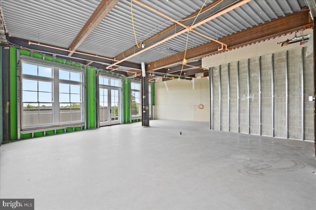 1 W HARTWELL LANE Unit: PH1
