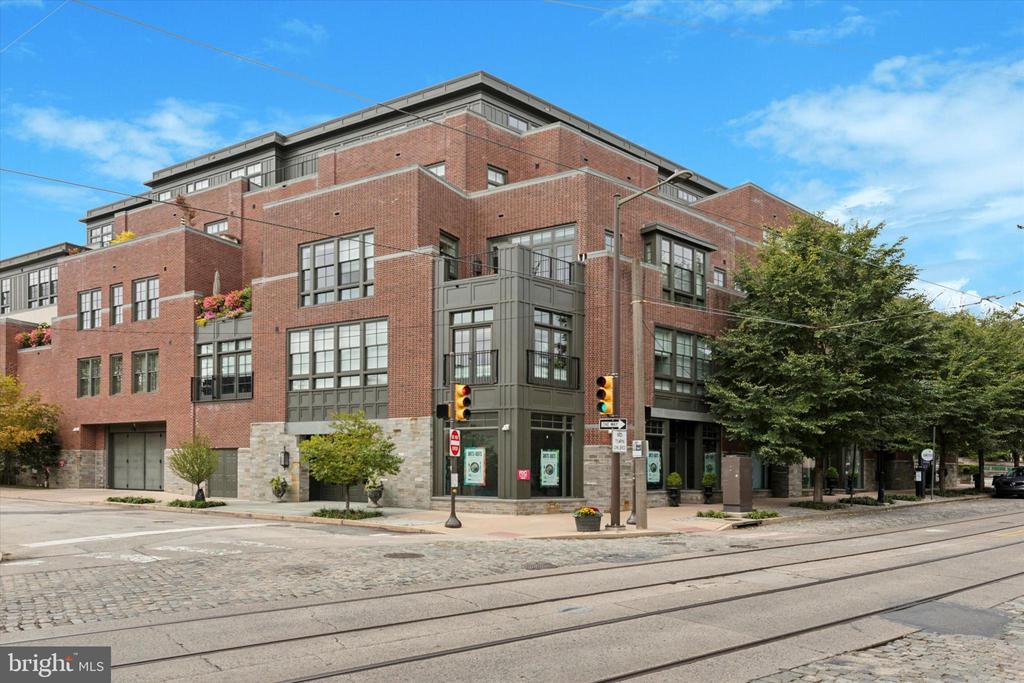 1 W HARTWELL LANE Unit: PH1