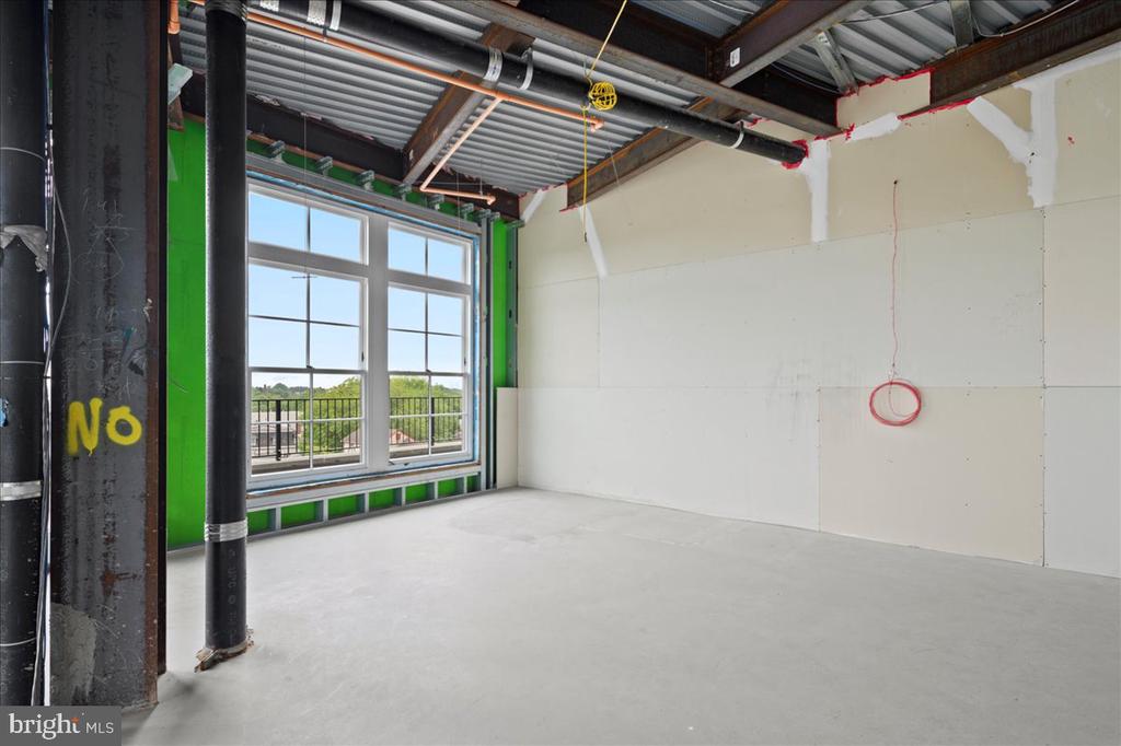 1 W HARTWELL LANE Unit: PH1