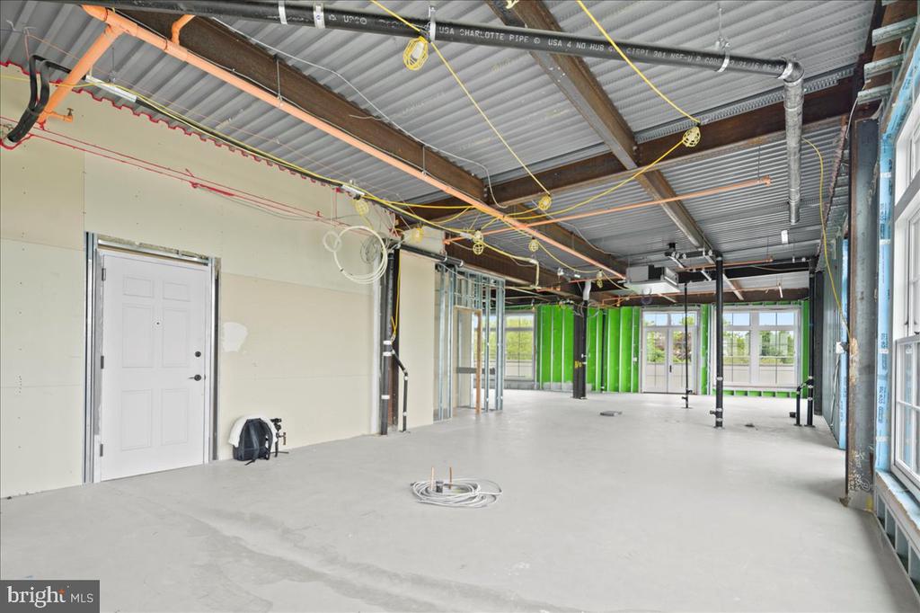 1 W HARTWELL LANE Unit: PH1