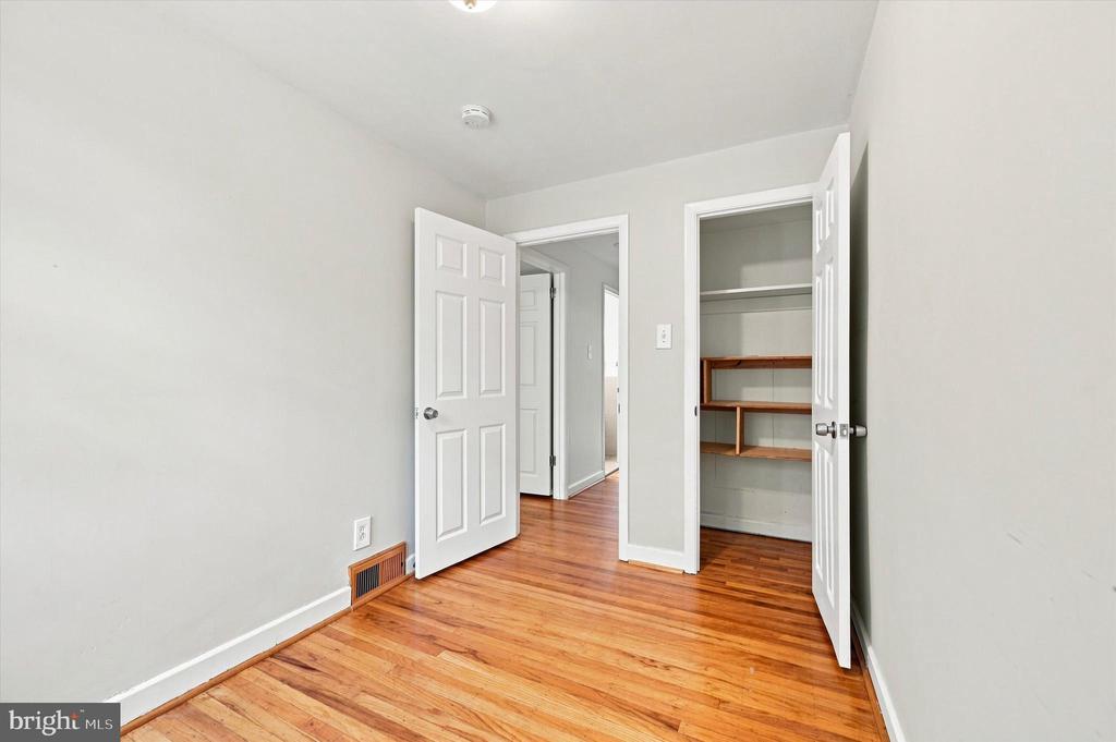 325 E PLEASANT STREET