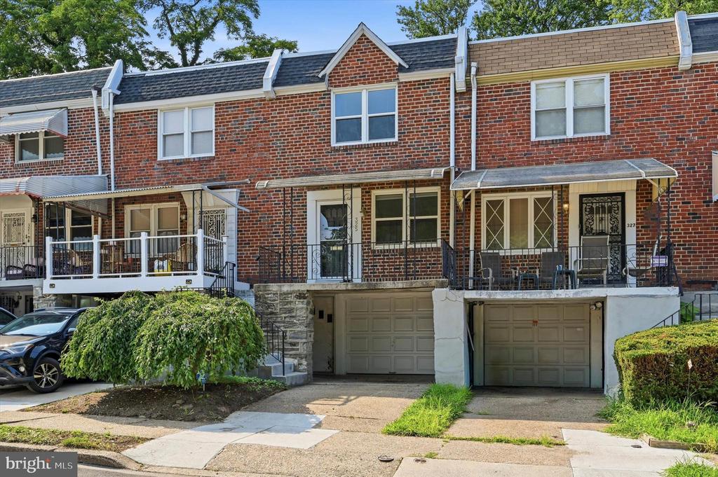 325 E PLEASANT STREET