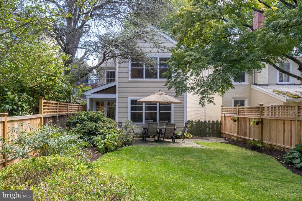 39 W GRAVERS LANE