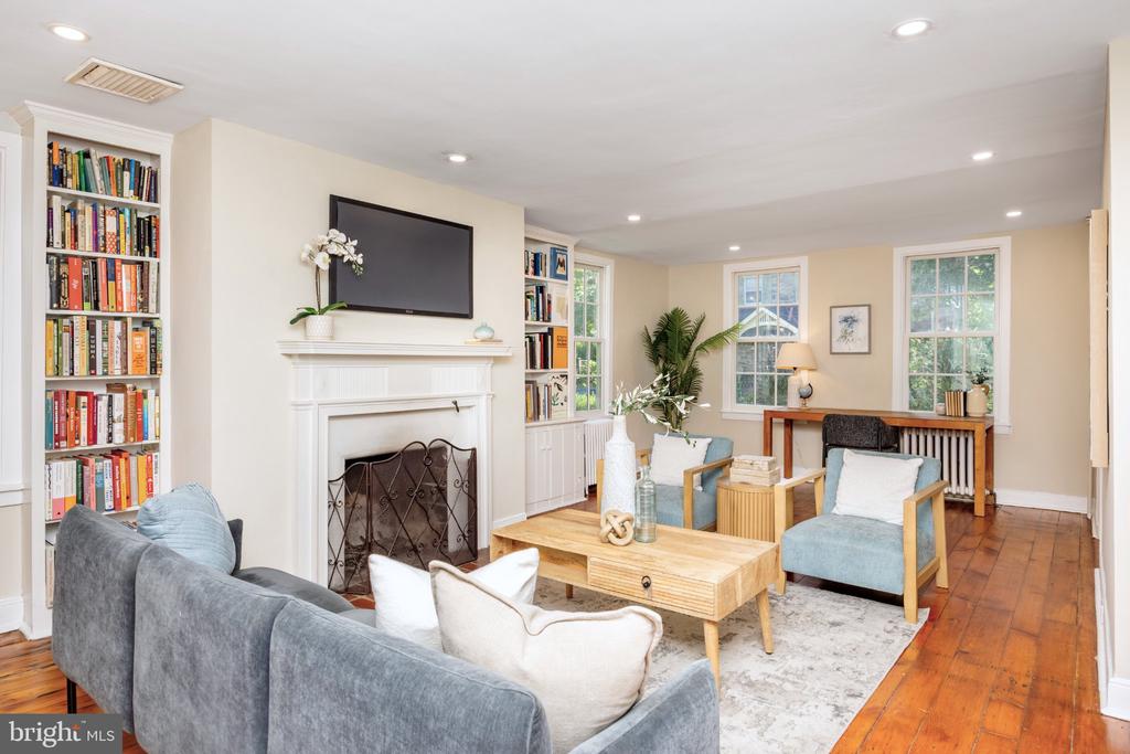 39 W GRAVERS LANE