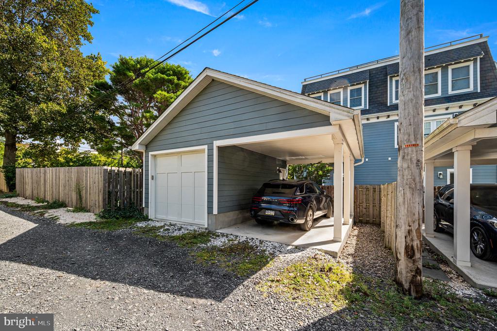 109 W GRAVERS LANE