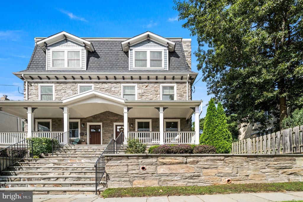 109 W GRAVERS LANE