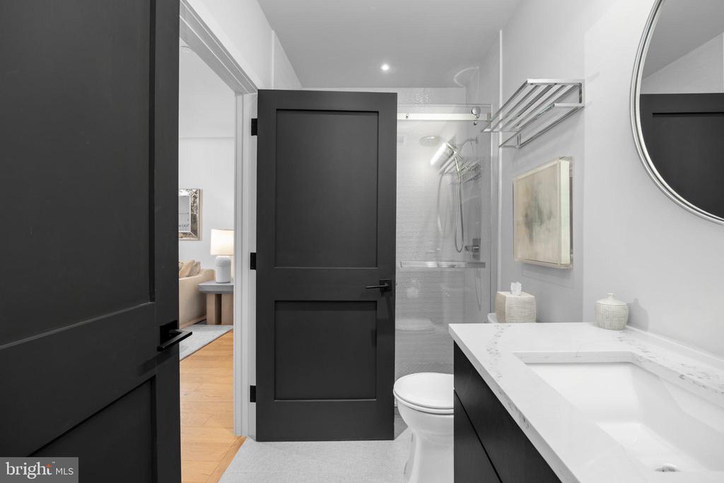 219-29 S 18TH STREET Unit: 308