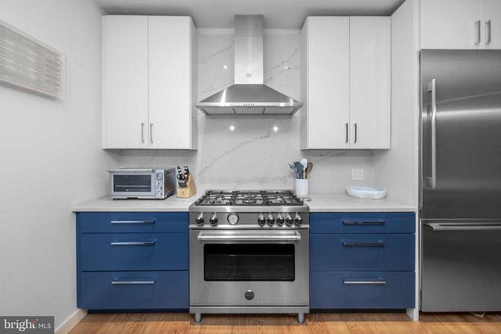 219-29 S 18TH STREET Unit: 308