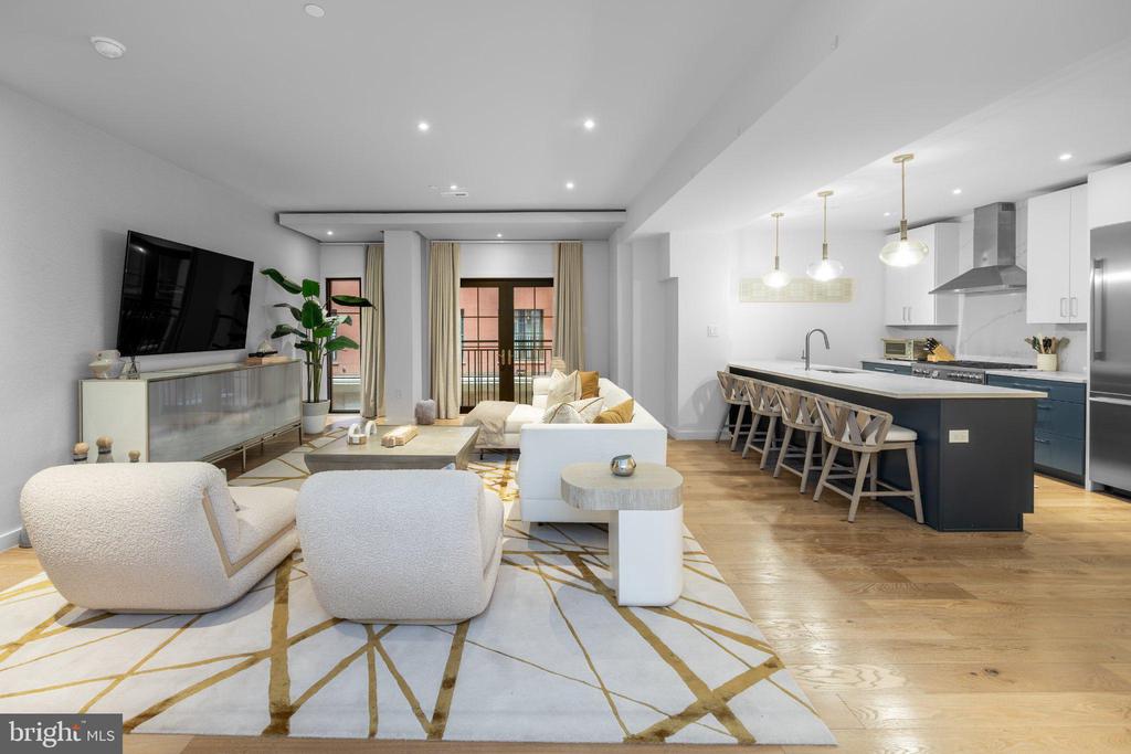 219-29 S 18TH STREET Unit: 308