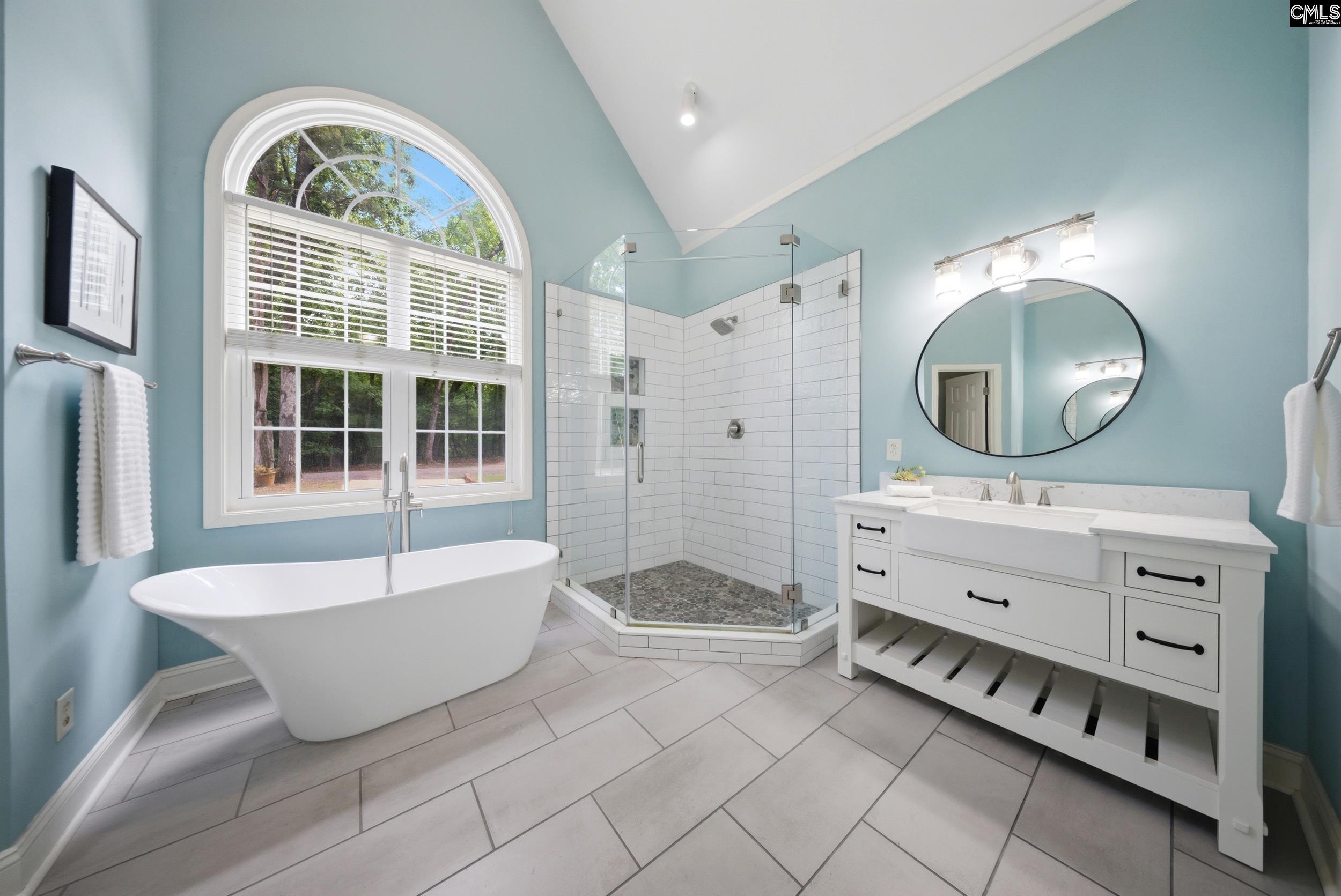 1 Broad Bluff Court