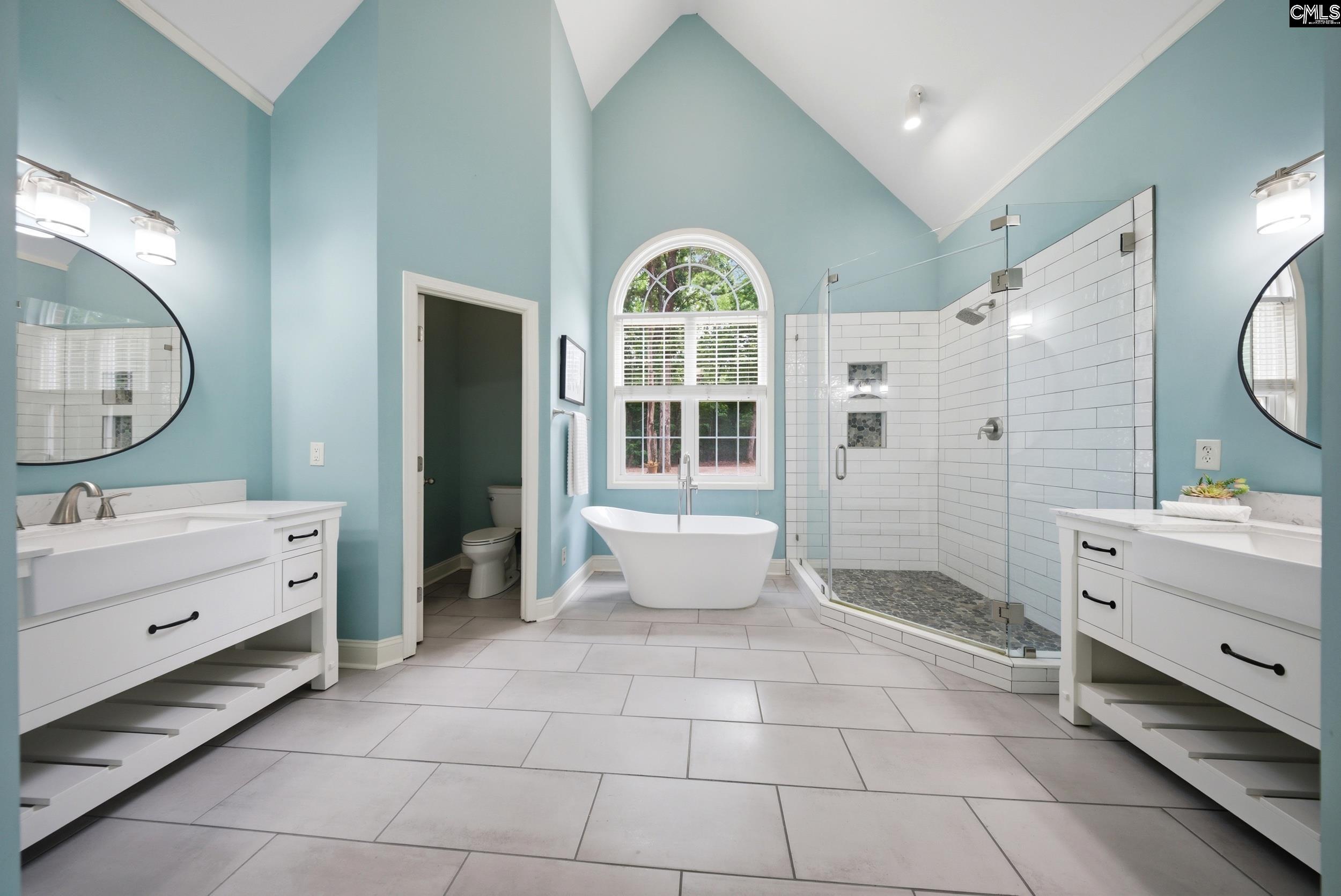 1 Broad Bluff Court