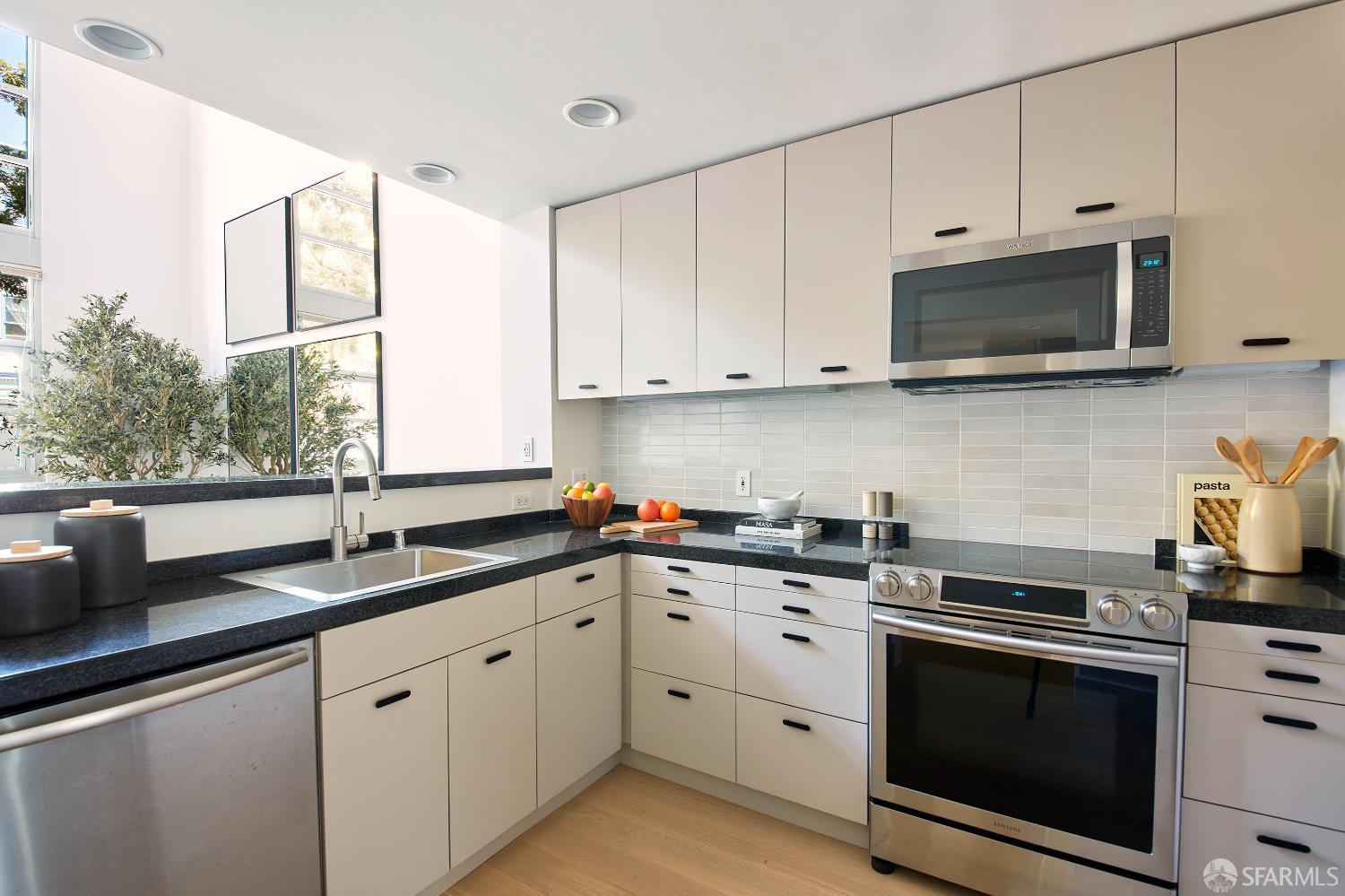 411 Francisco Street # 105F